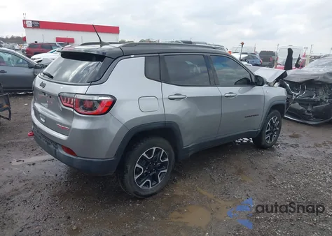 2020 Jeep Compass Trailhawk 4X4 z USA, uszkodzony, nr VIN 3C4NJDDB9LT106721